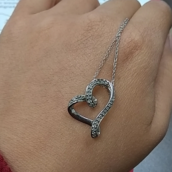 Gorgeous heart shaped 925 pendant and chain neckla - Picture 3 of 5